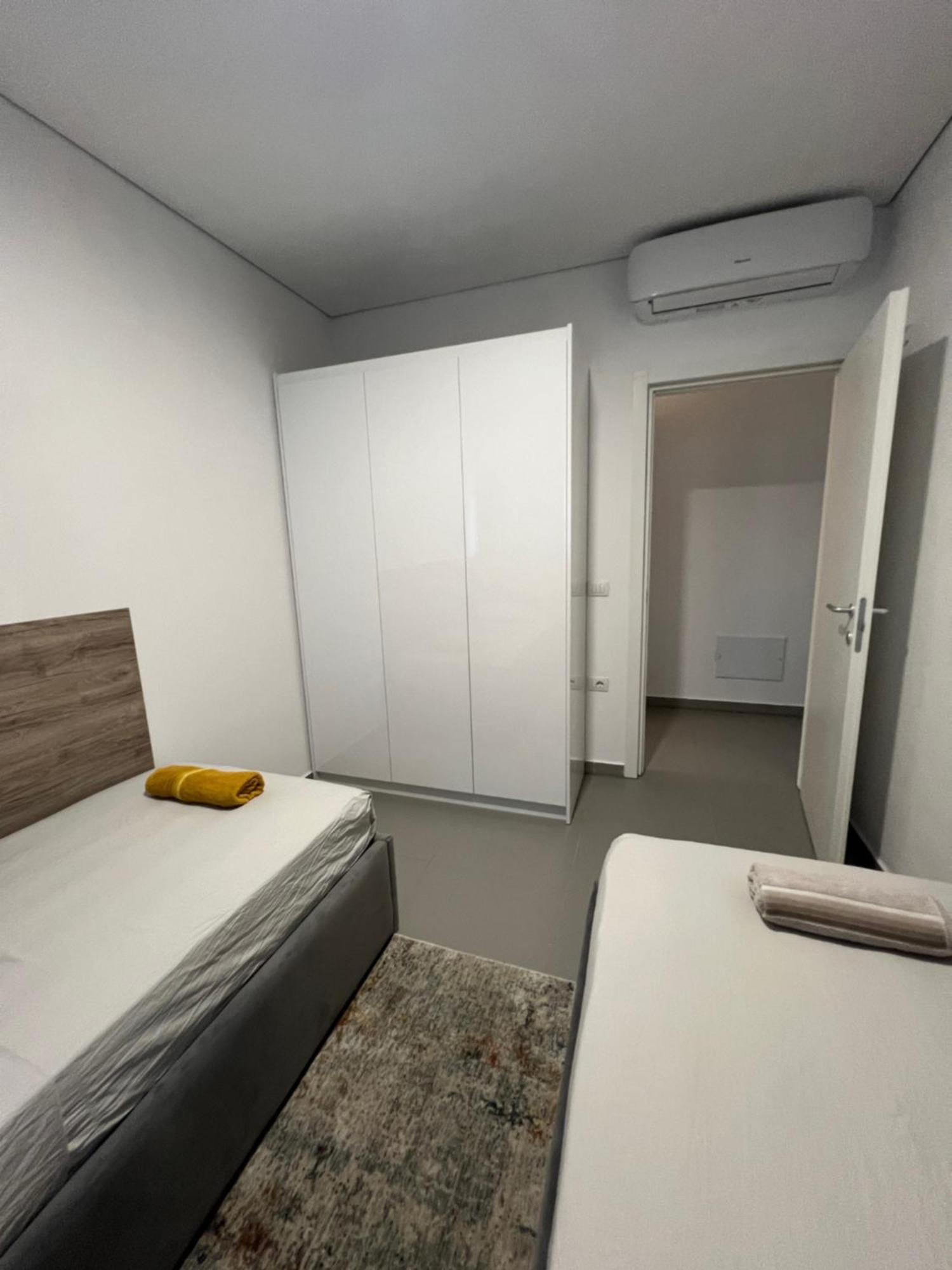 Rent Lalzy Bay Apartamento Durrës