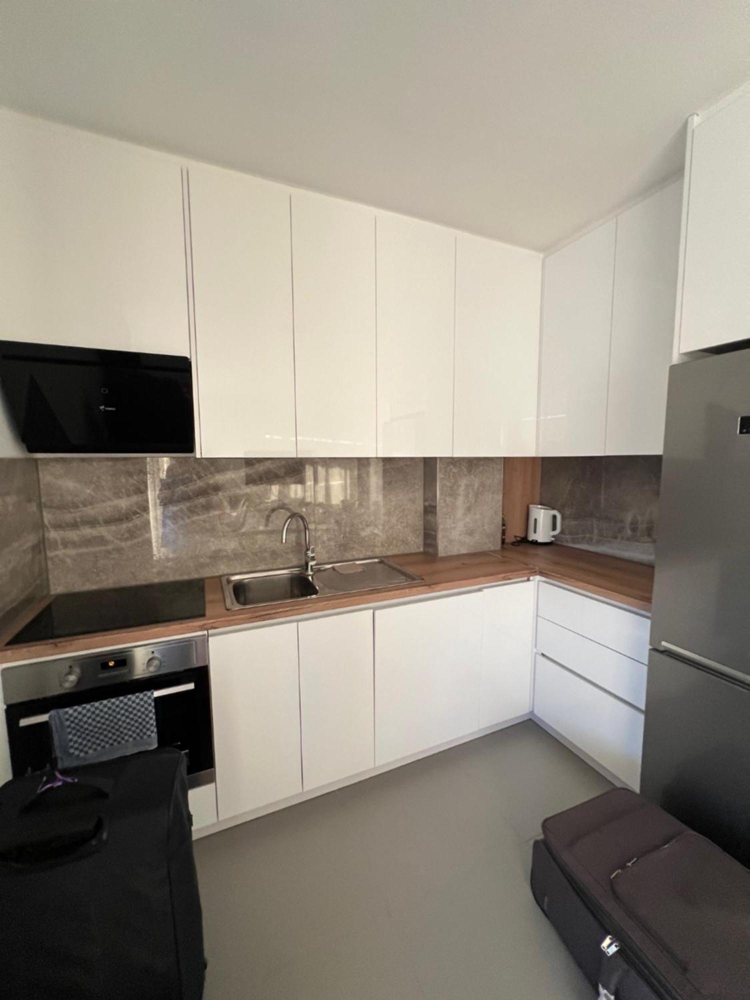 Rent Lalzy Bay Apartamento Durrës